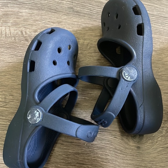 Crocs- Toddler Maryjane - Picture 3 of 4